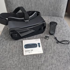 Samsung Gear VR Headset - Model SM-R325